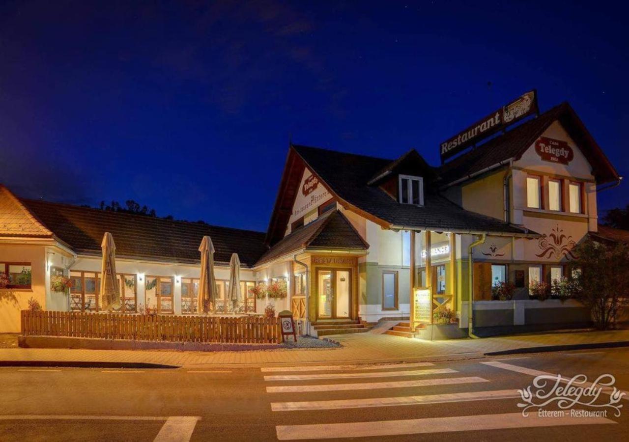 Telegdy Homes Praid Extérieur photo